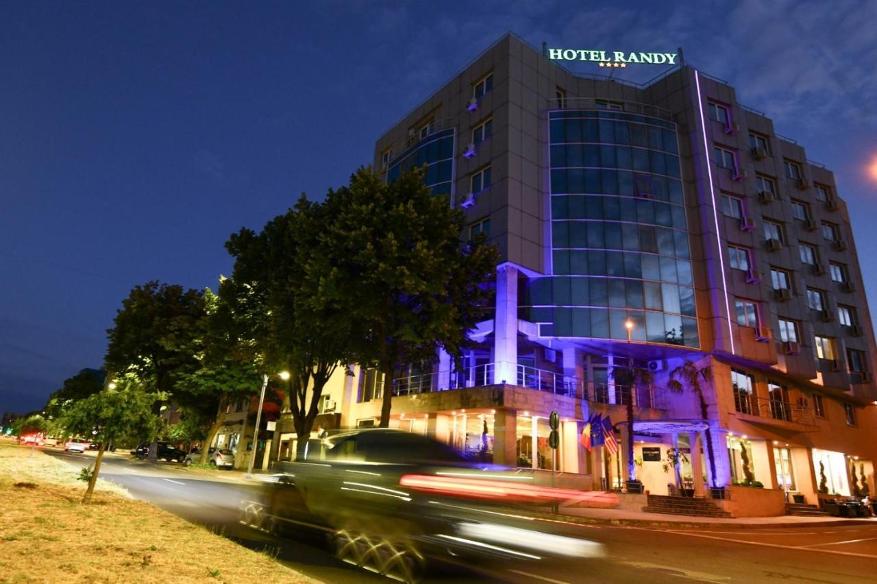 Randy Hotel